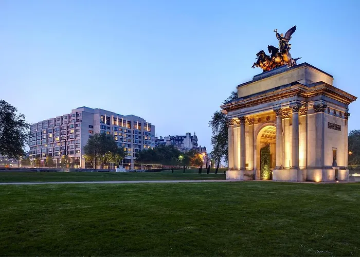 Hotels near Marble Arch tube station in London